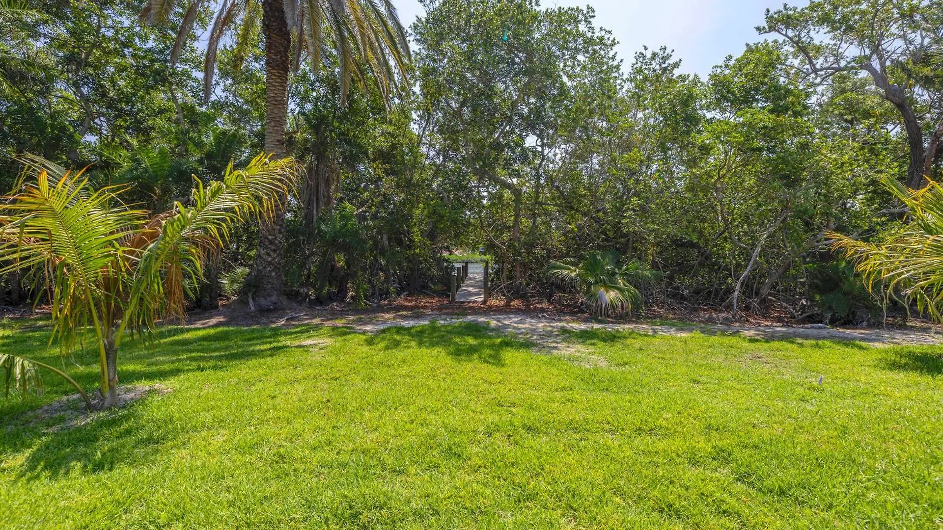 5br - 8230 Sanderling Rd Sarasota