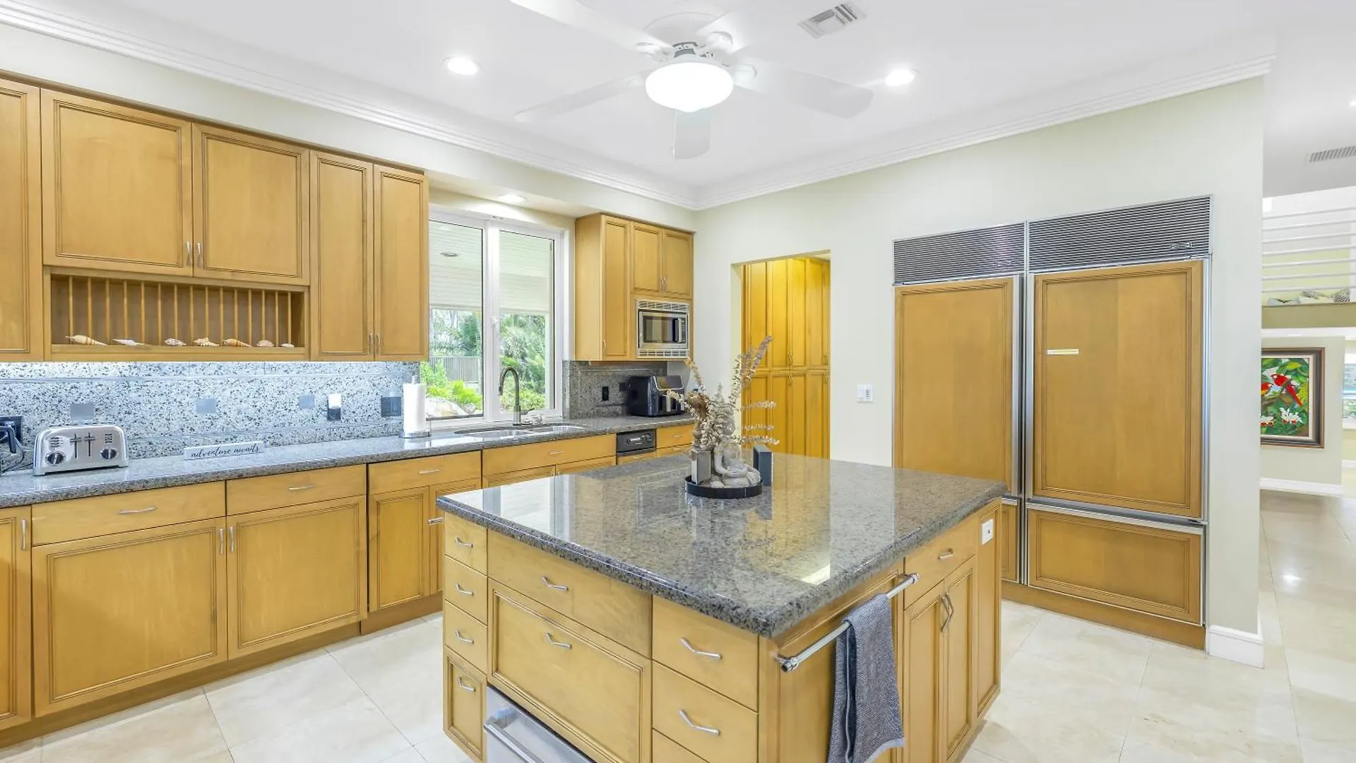 5br - 8230 Sanderling Rd