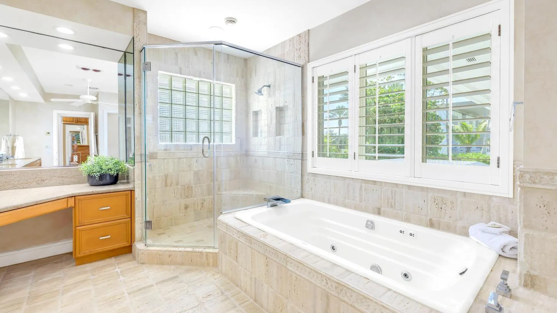 5br - 8230 Sanderling Rd Sarasota