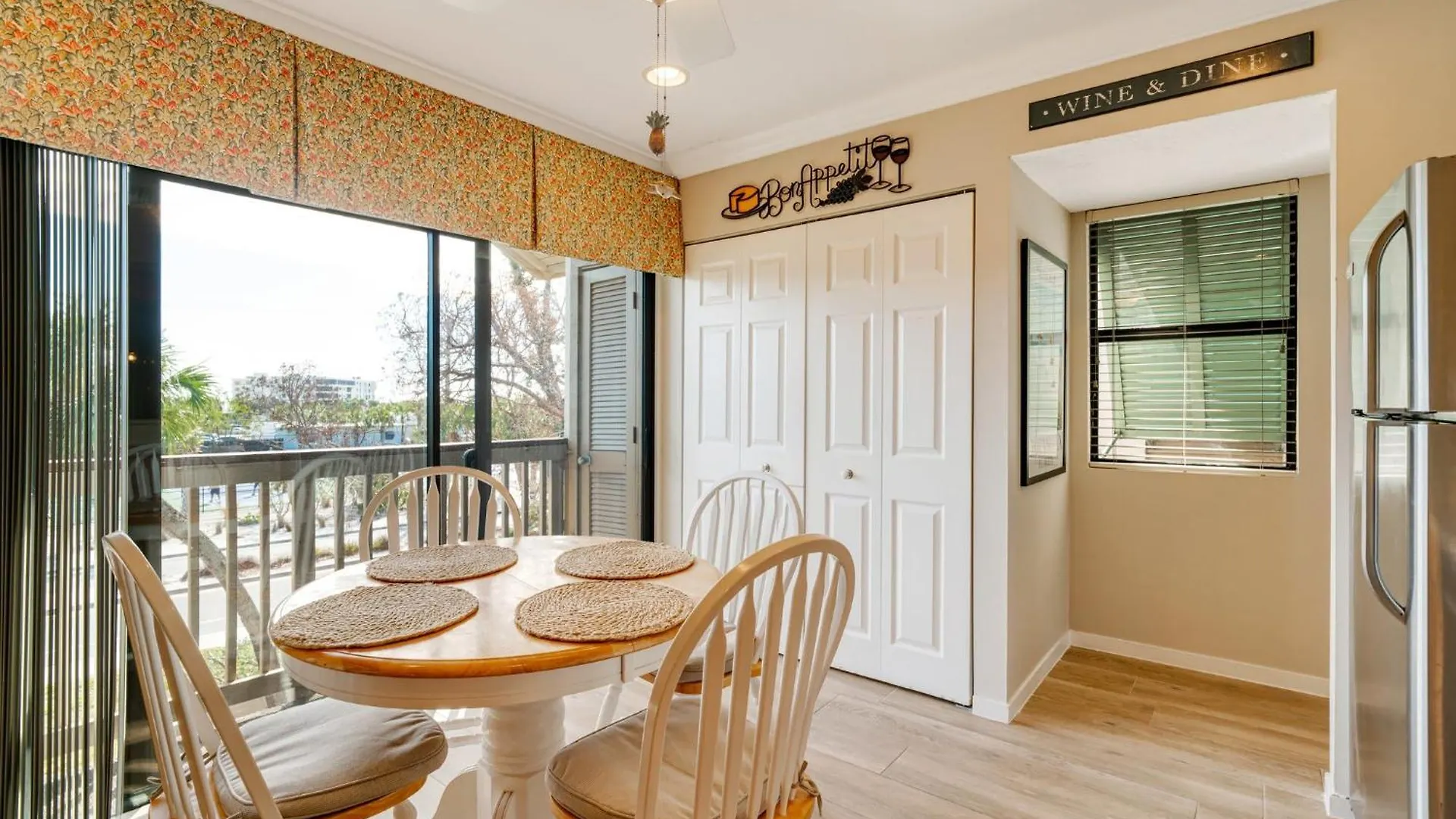 Holiday home Upgraded House Across Siesta Key *