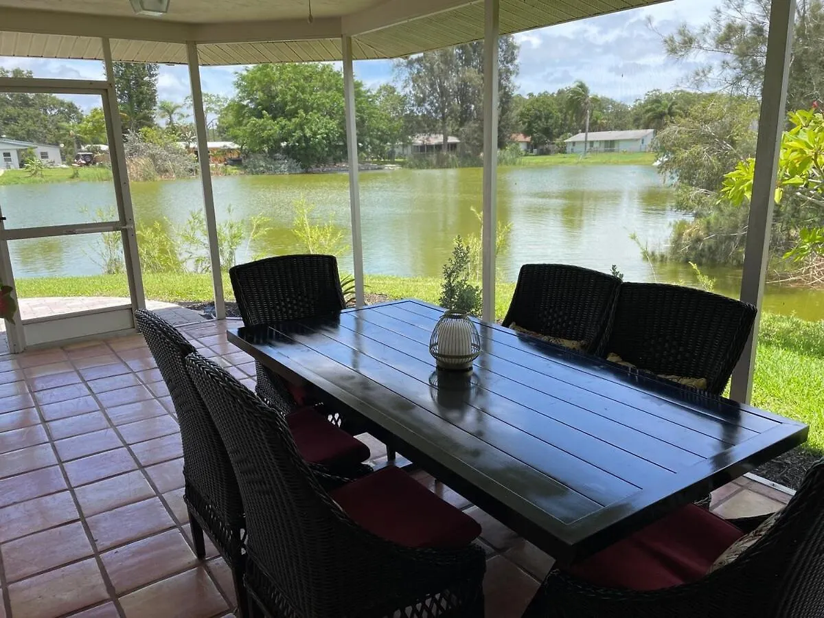 2 Bdrm House Close To Siesta Key, Free Wi-fi Sarasota