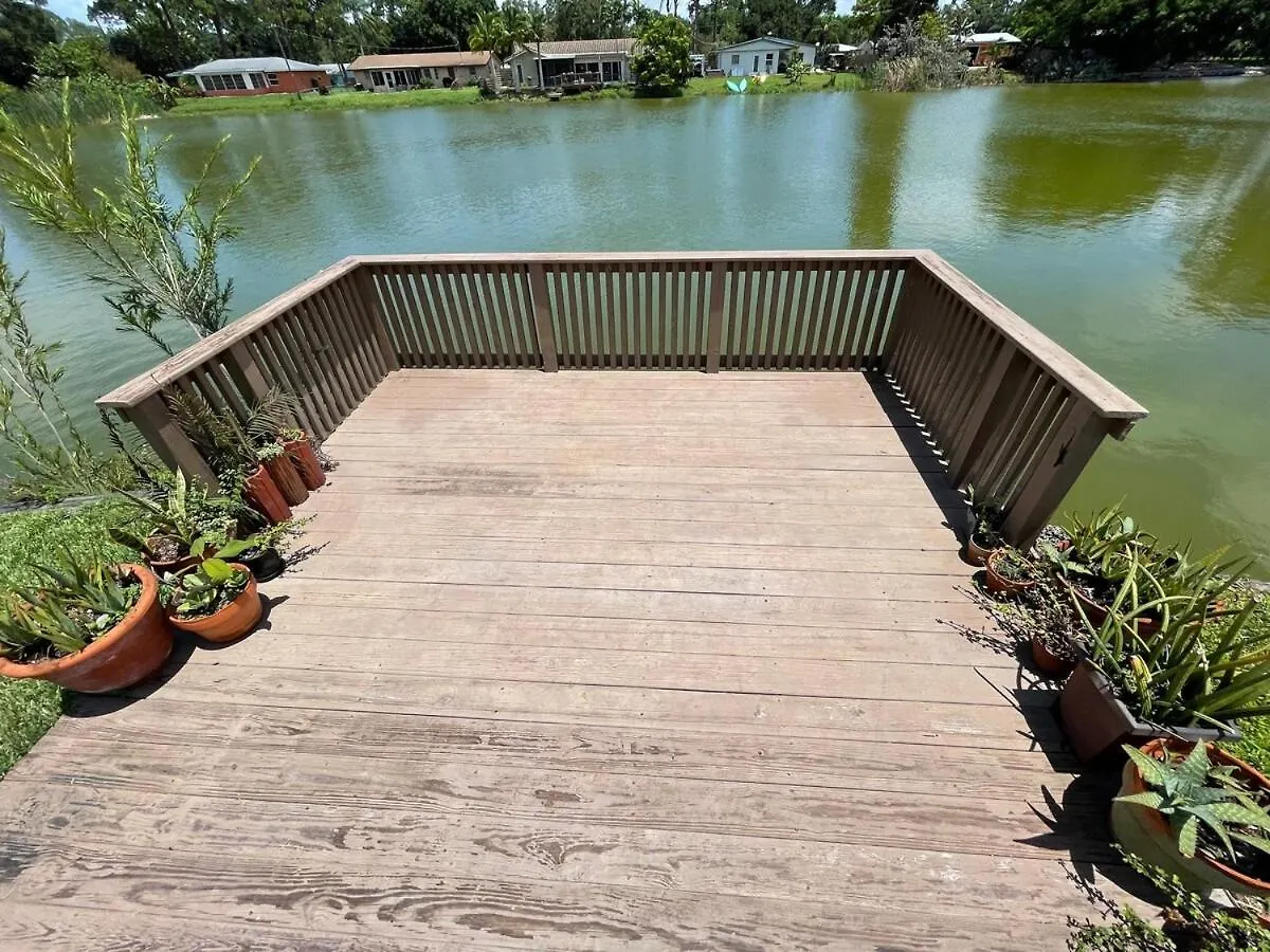 Holiday home 2 Bdrm House Close To Siesta Key, Free Wi-fi *