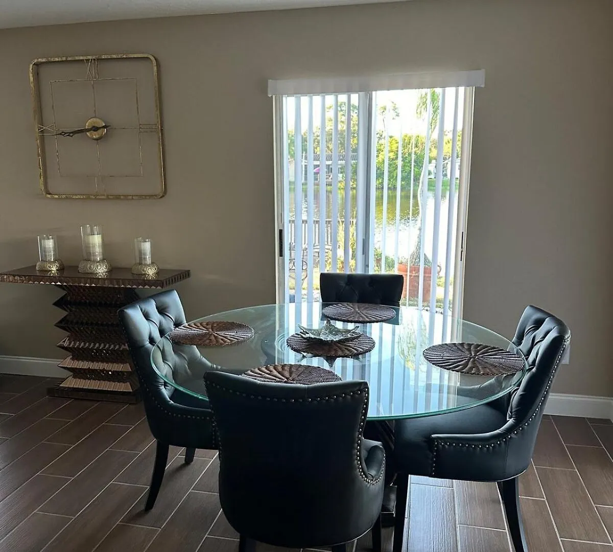 Holiday home 2 Bdrm House Close To Siesta Key, Free Wi-fi