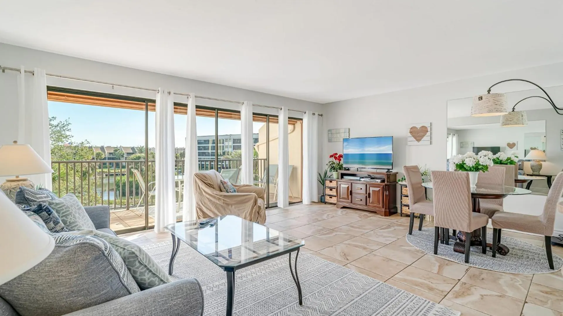 Charming 2br Lagoon-view Steps To Siesta Key Holiday home