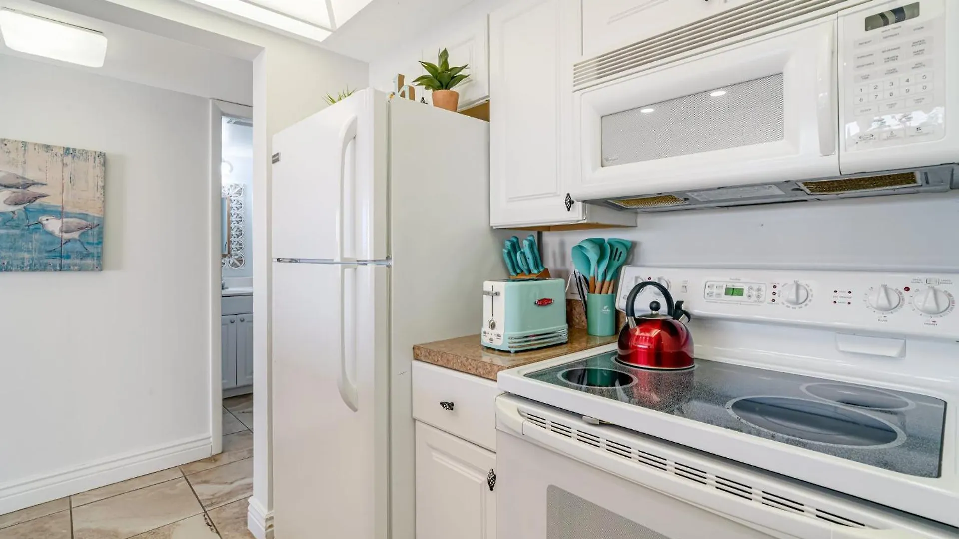 Charming 2br Lagoon-view Steps To Siesta Key Sarasota