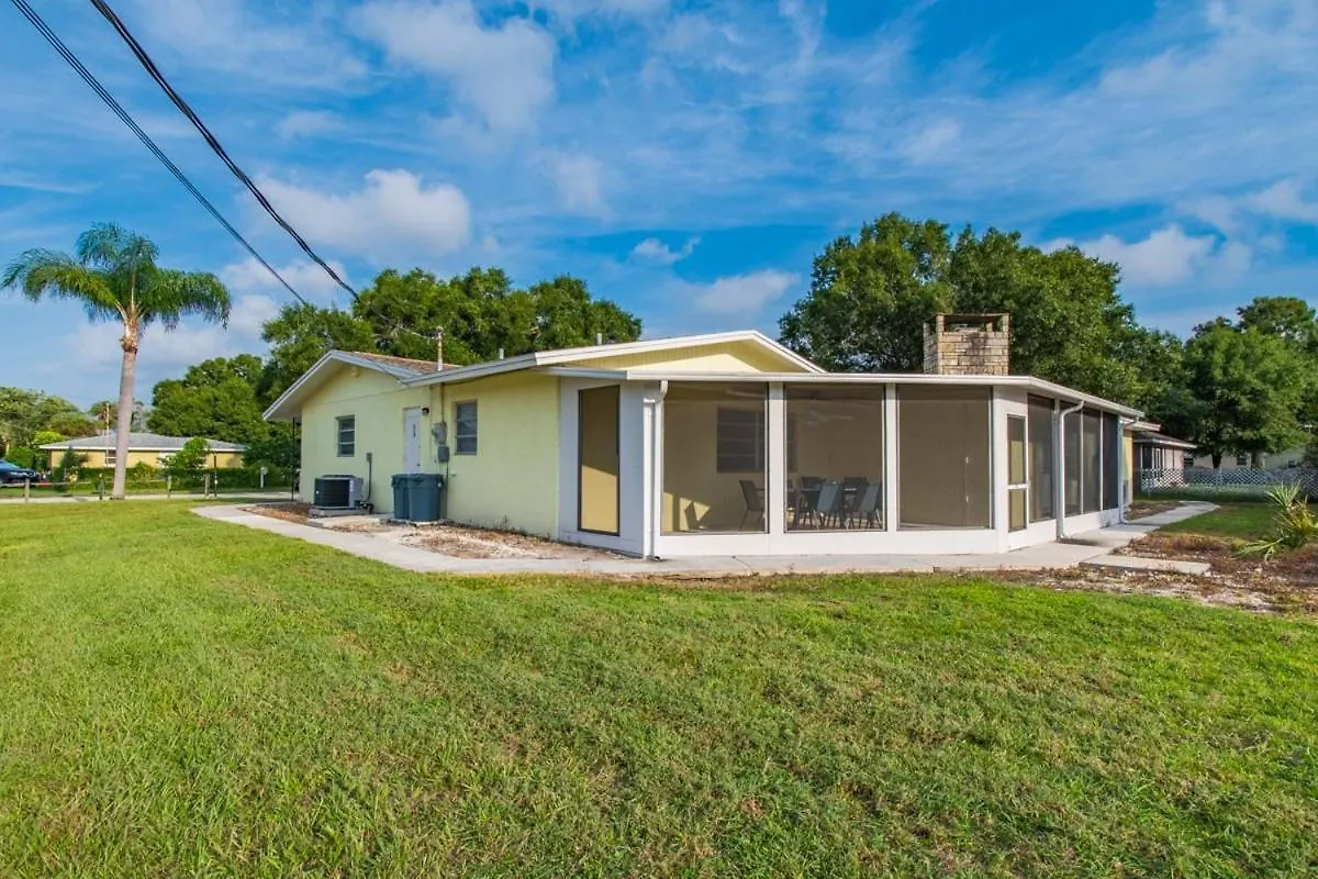 Vacation - New York Avenue Rancher * Sarasota