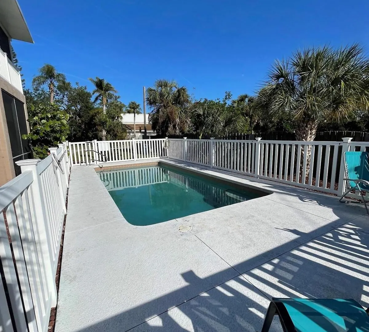 Walk To Siesta Key Apartment Sarasota