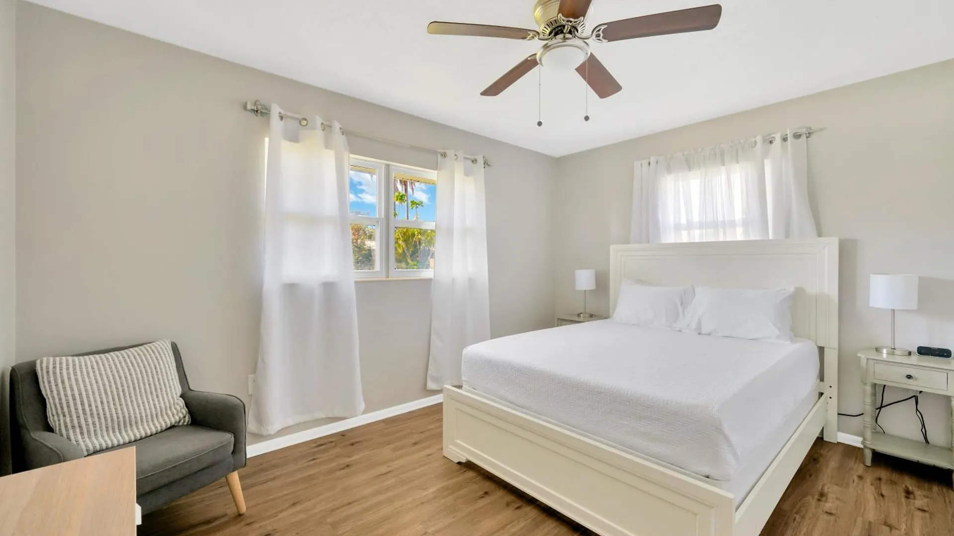 Holiday home Getaway With Heated Pool And Fence By Siesta Key Beach *