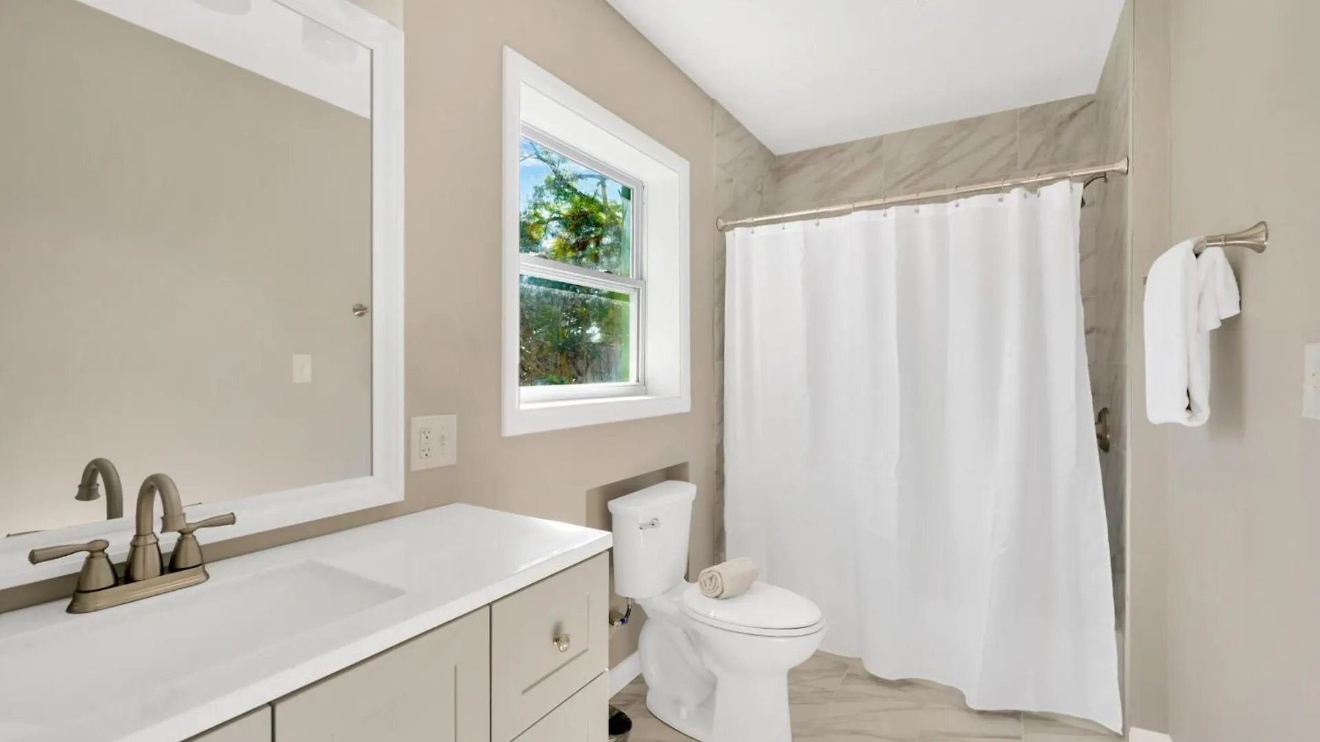 Getaway With Heated Pool And Fence By Siesta Key Beach * Sarasota
