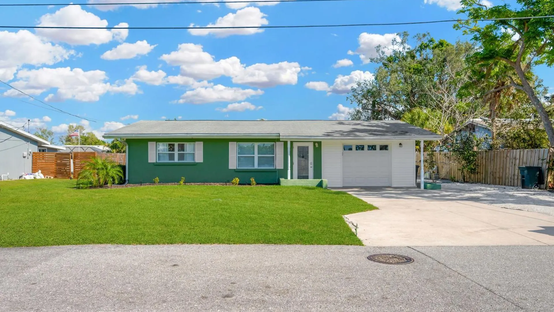 Getaway With Heated Pool And Fence By Siesta Key Beach * Sarasota