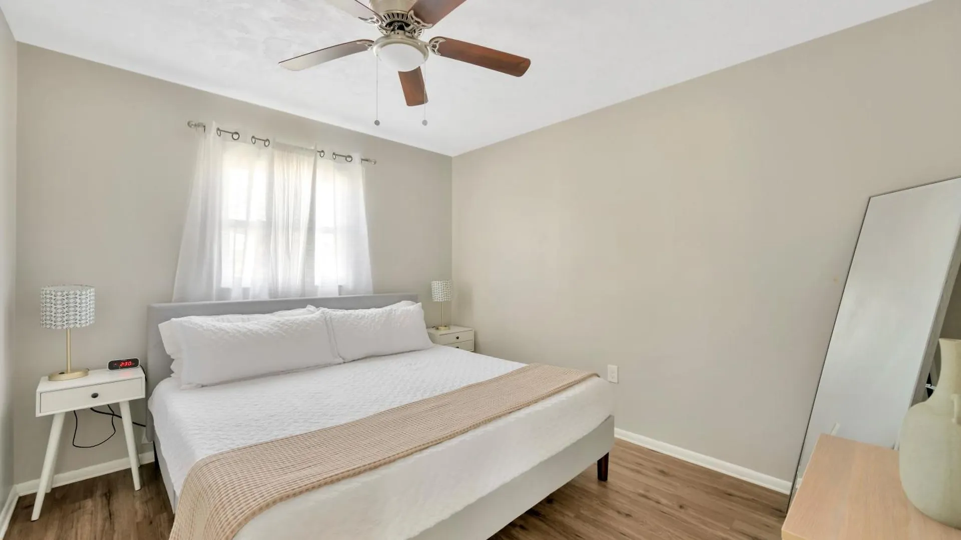 Getaway With Heated Pool And Fence By Siesta Key Beach Sarasota