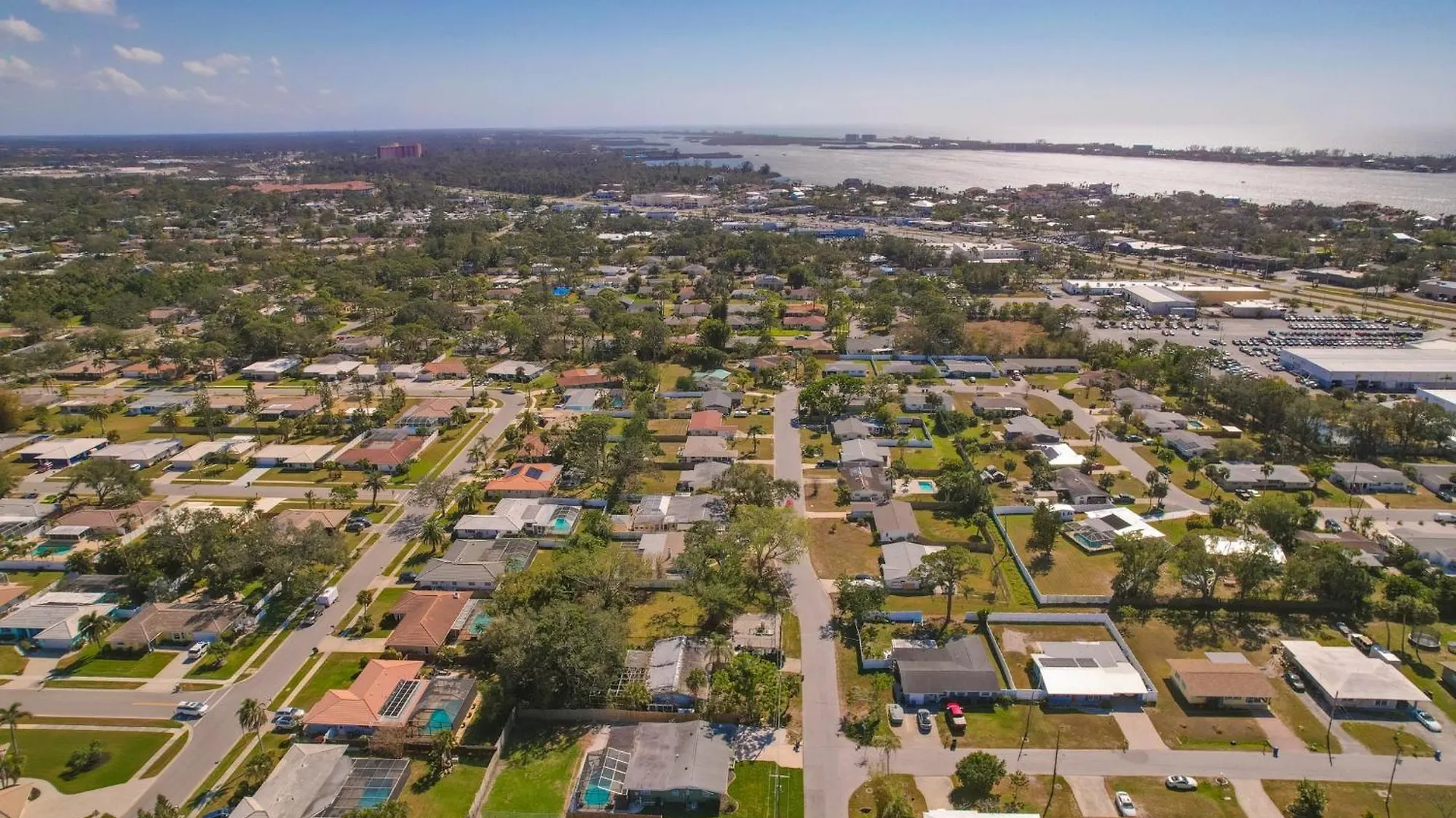 Getaway With Heated Pool And Fence By Siesta Key Beach Holiday home