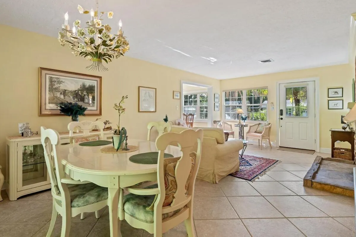 Siesta Key Under The Banyan Tree 3 Bed 3 Bath Holiday home *