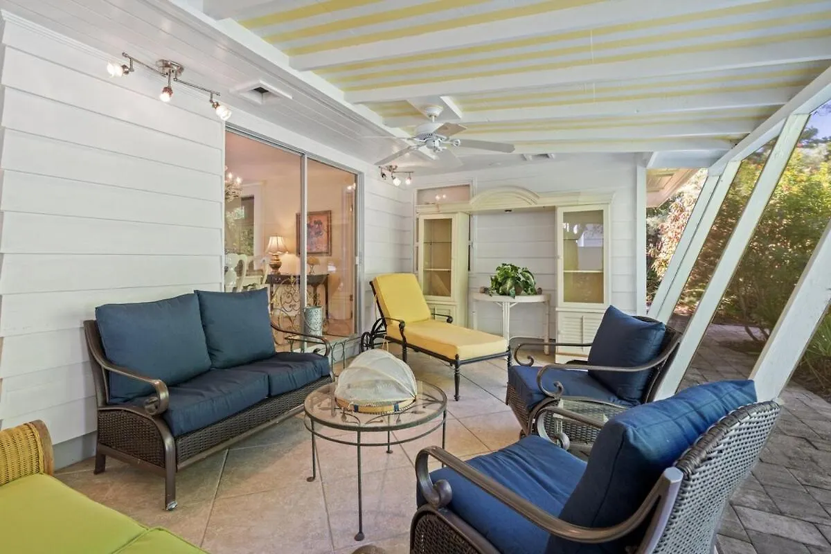 Siesta Key Under The Banyan Tree 3 Bed 3 Bath Holiday home *