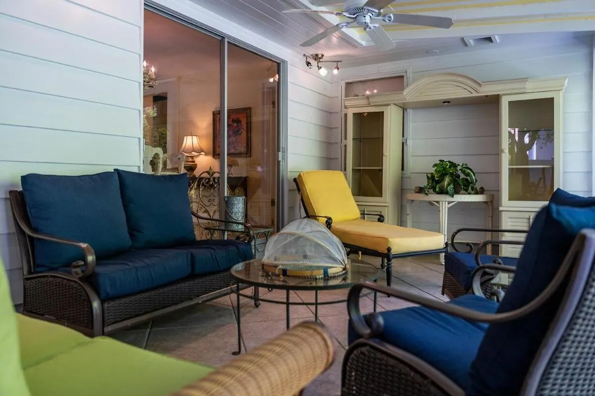 Siesta Key Under The Banyan Tree 3 Bed 3 Bath *