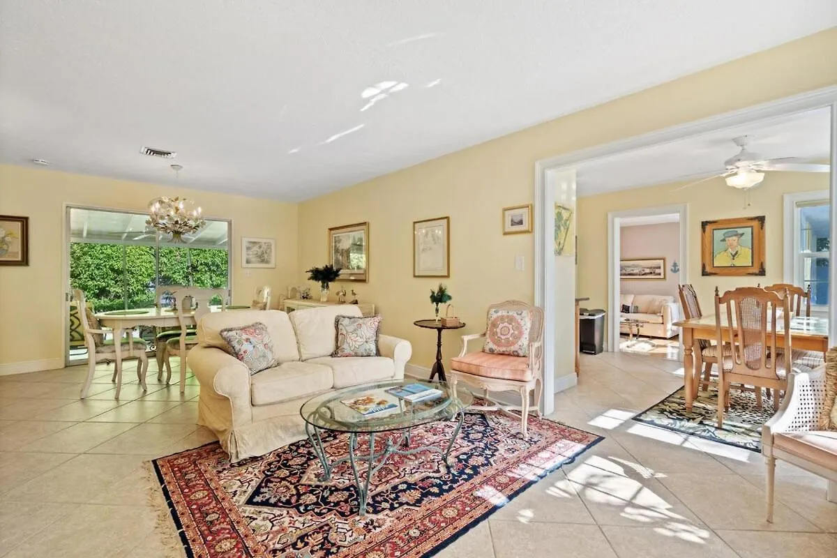 Siesta Key Under The Banyan Tree 3 Bed 3 Bath