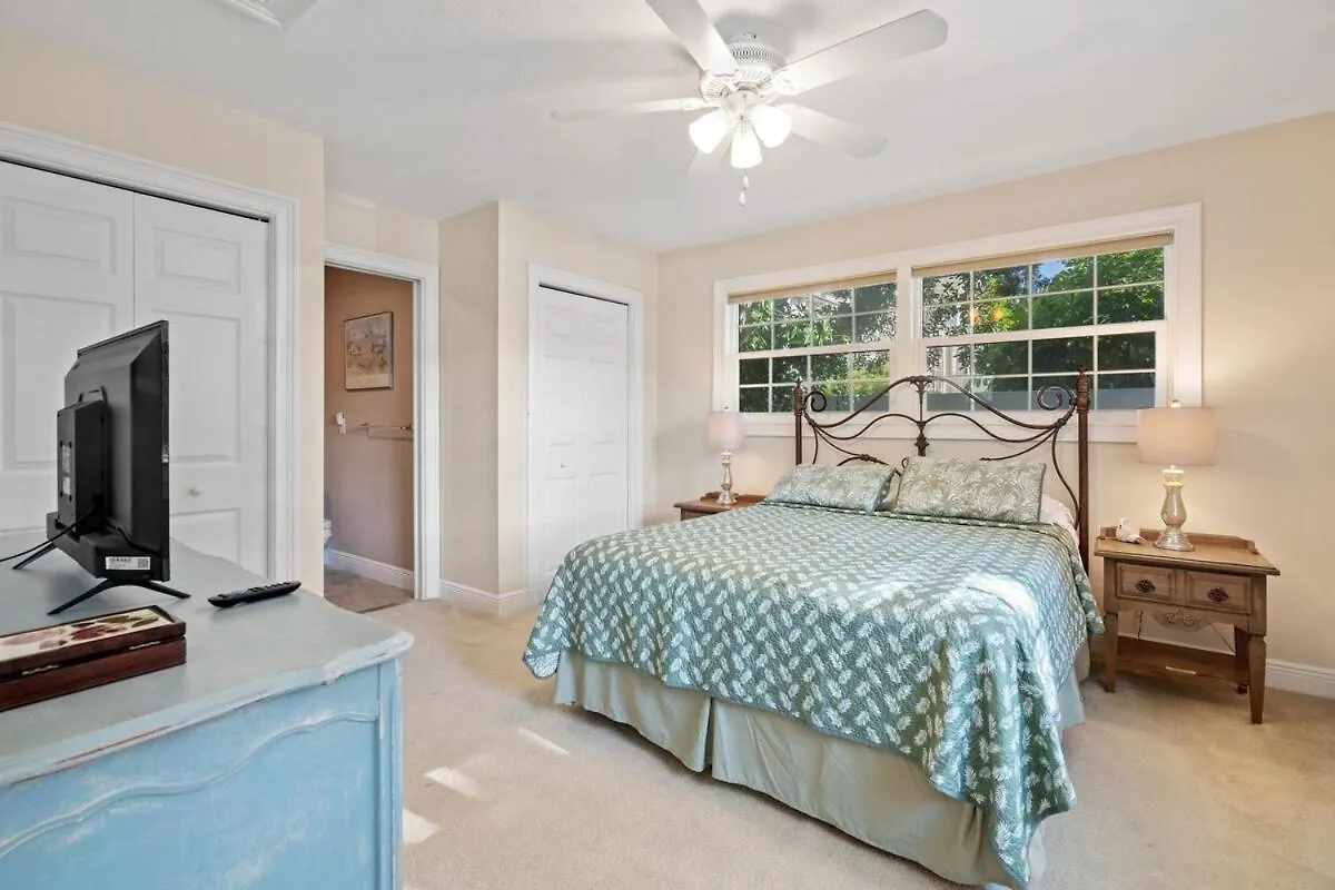 Siesta Key Under The Banyan Tree 3 Bed 3 Bath