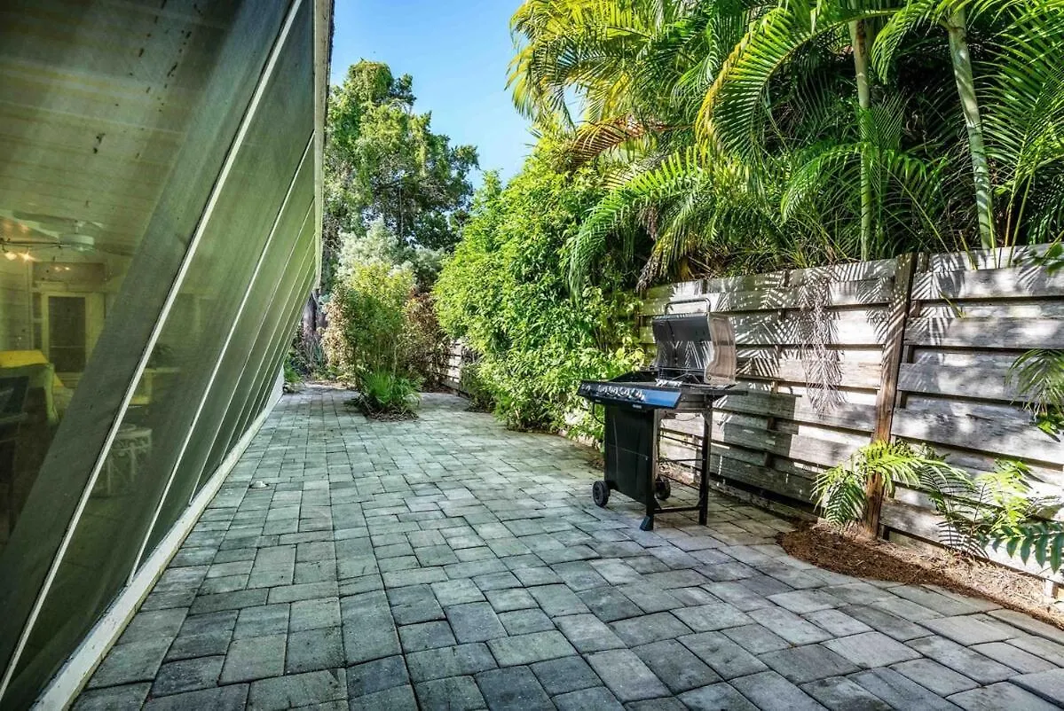 Siesta Key Under The Banyan Tree 3 Bed 3 Bath *