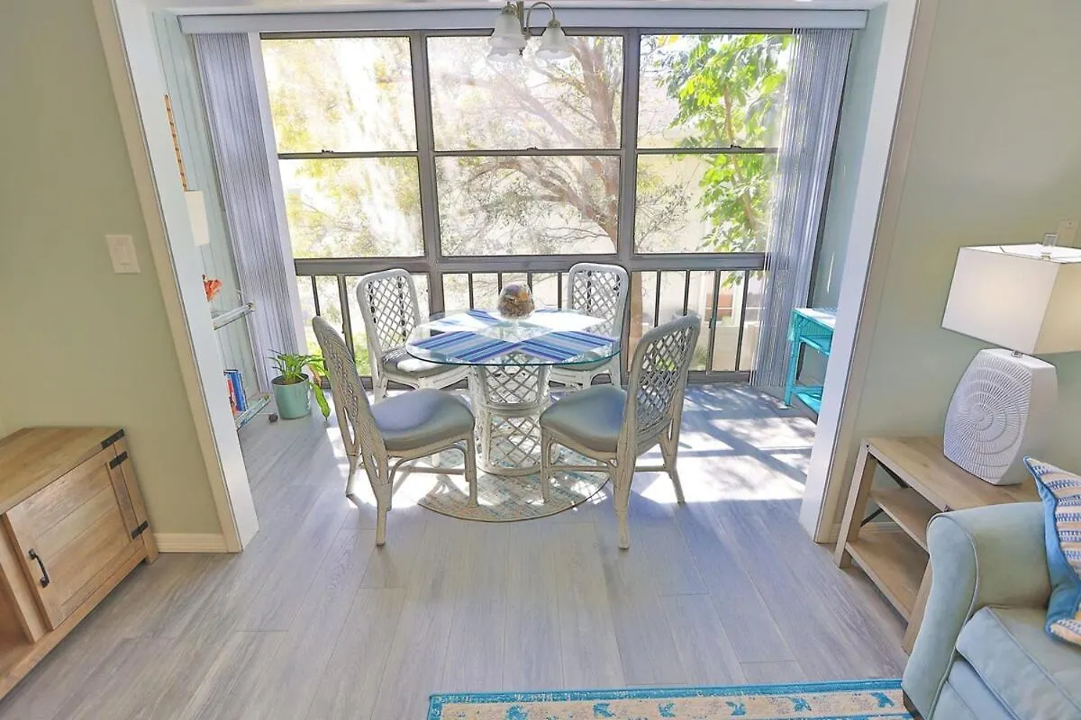 Updated With Pool, Walk To Crescent & Restaurants! * Sarasota