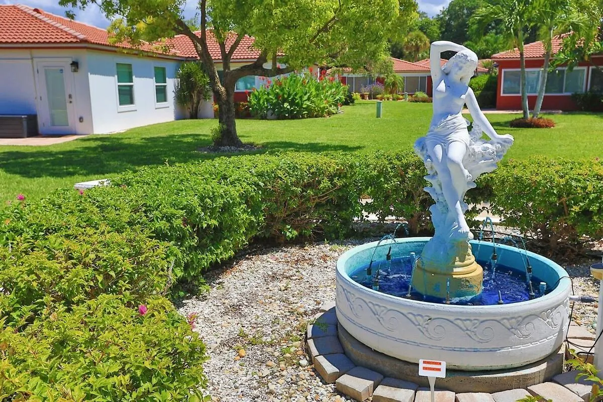 Updated With Pool, Walk To Crescent & Restaurants! Sarasota