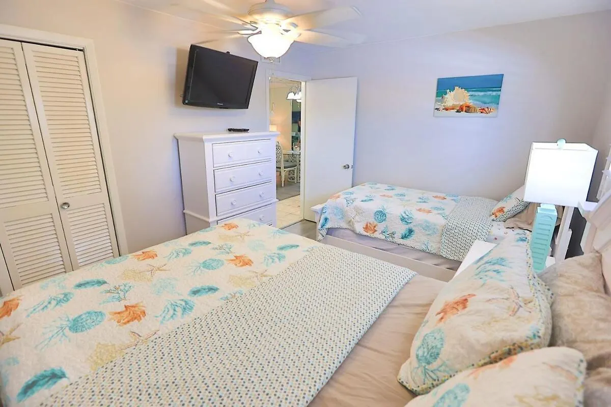 Updated With Pool, Walk To Crescent & Restaurants! Sarasota