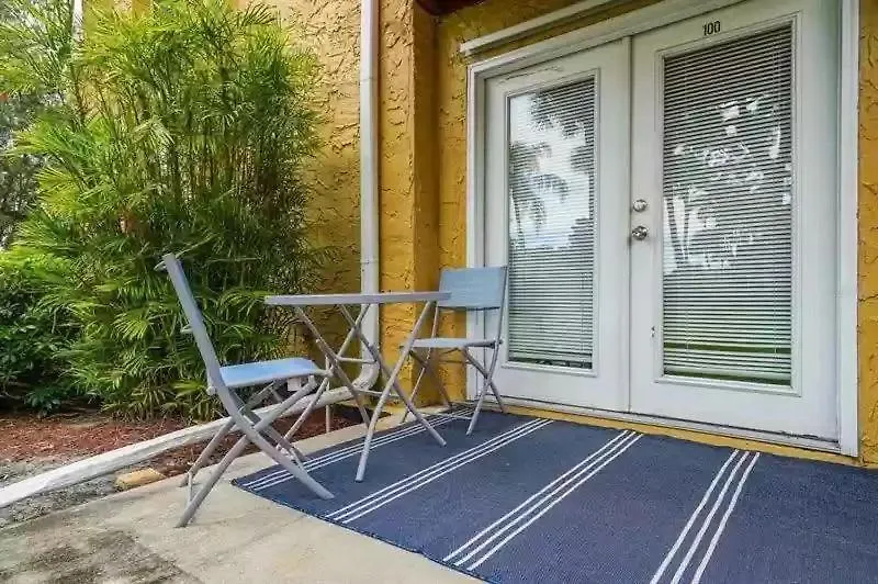 Lovely 3 Bedroom First Floor On Golf Course Sarasota