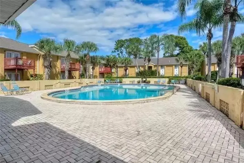 Lovely 3 Bedroom First Floor On Golf Course Sarasota