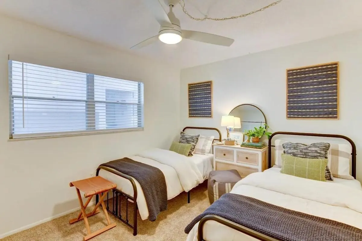 Apartment Coastal Paradise Steps To Crescent
