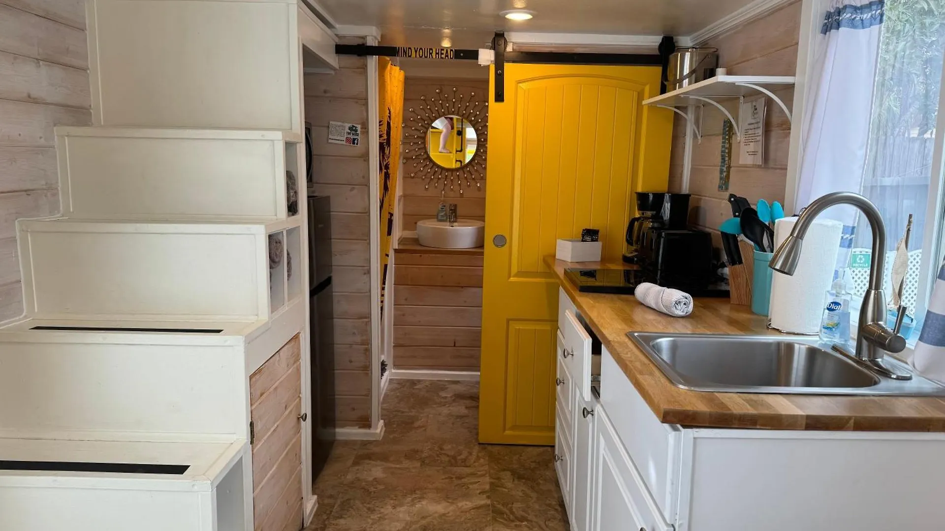 Holiday home Tiny House - Yellow Lifeguard Stand