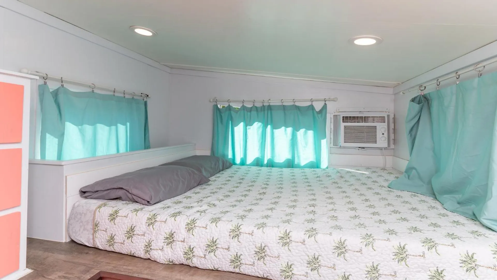 Tiny House - Pelican Sarasota