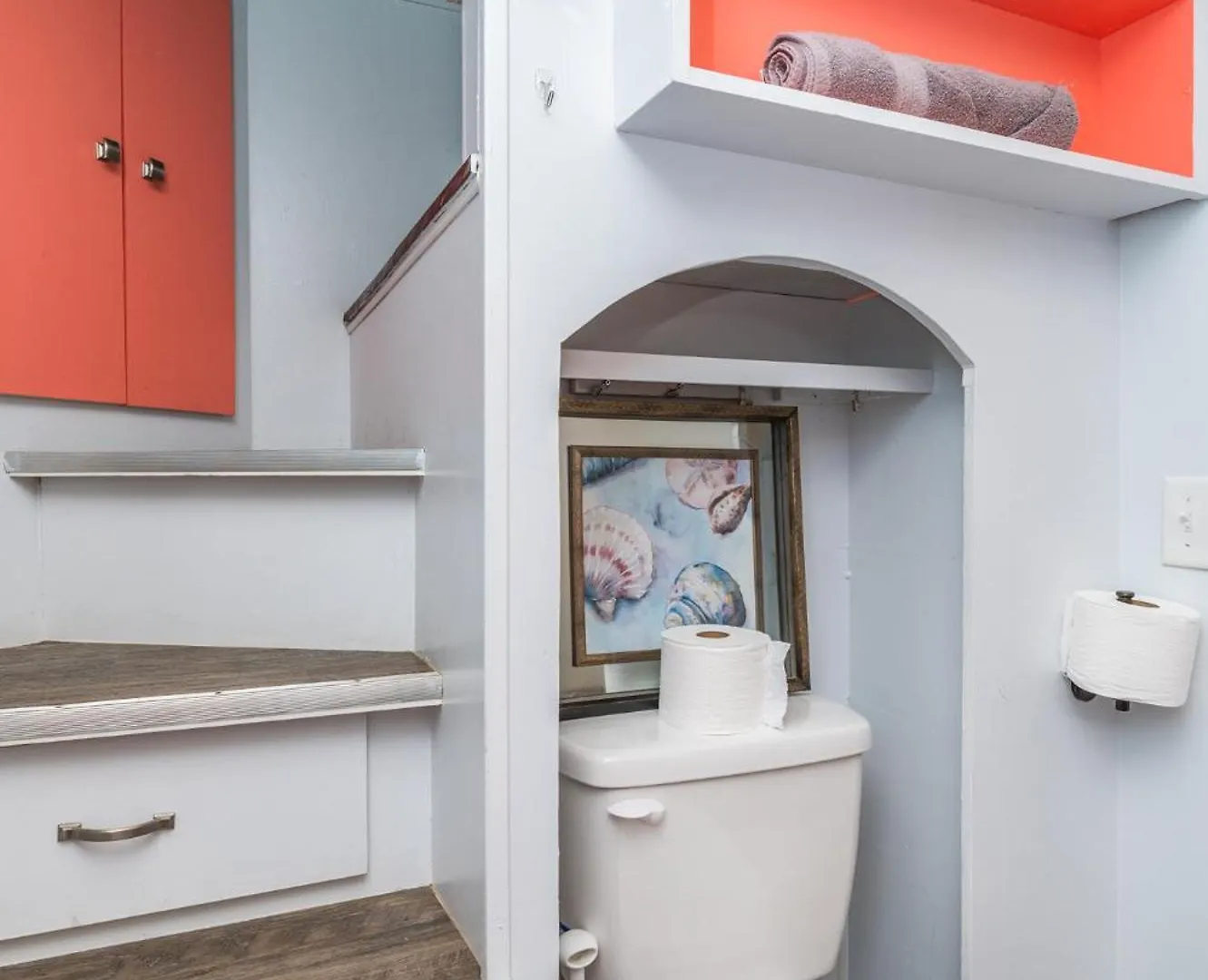 Tiny House - Pelican