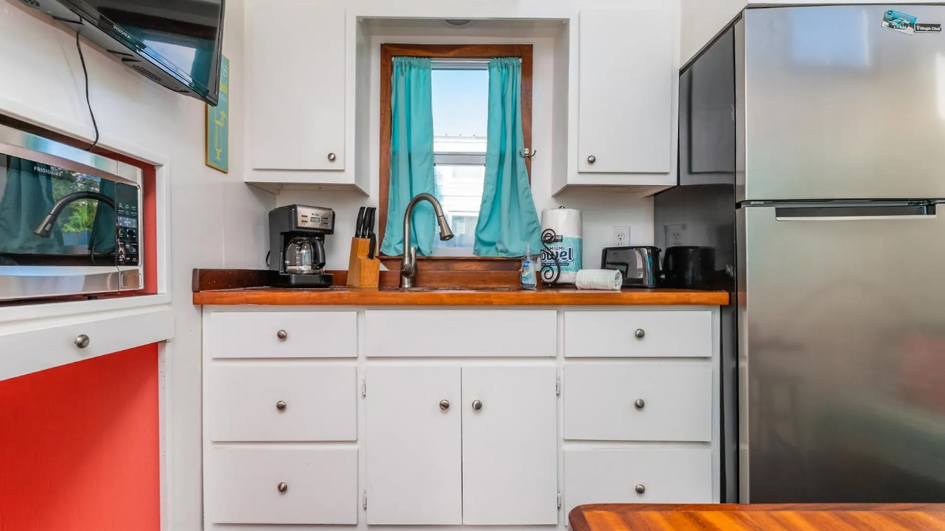 Tiny House - Pelican Holiday home *