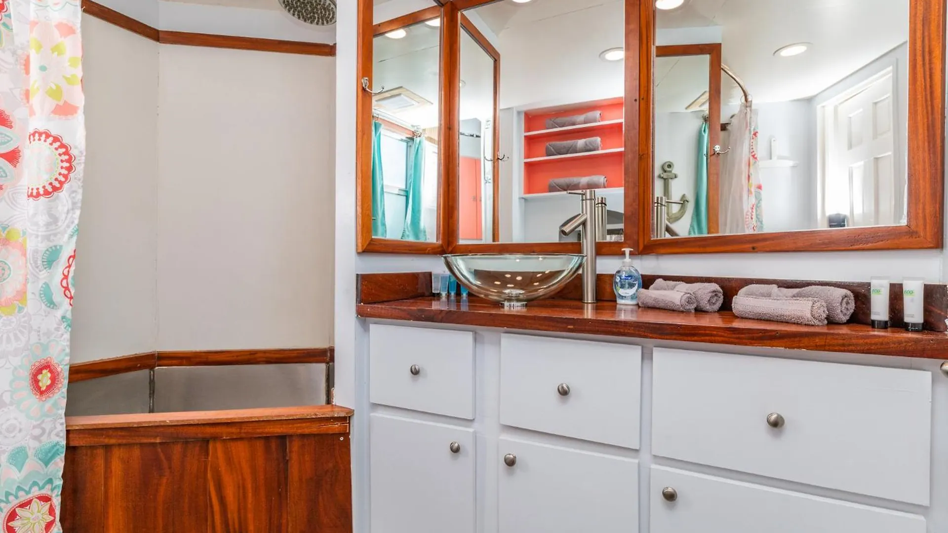 Tiny House - Pelican Holiday home *