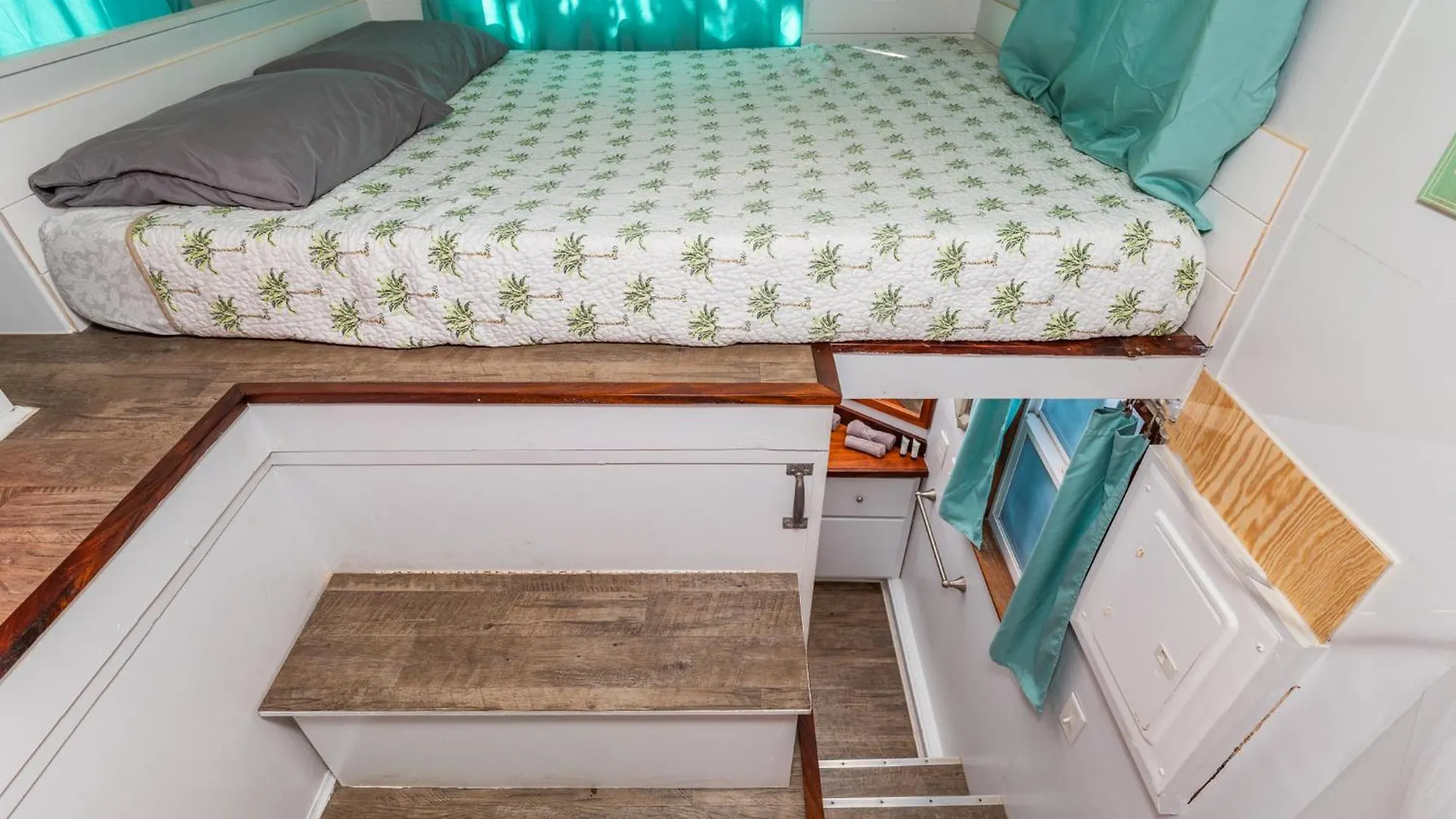 Tiny House - Pelican Sarasota