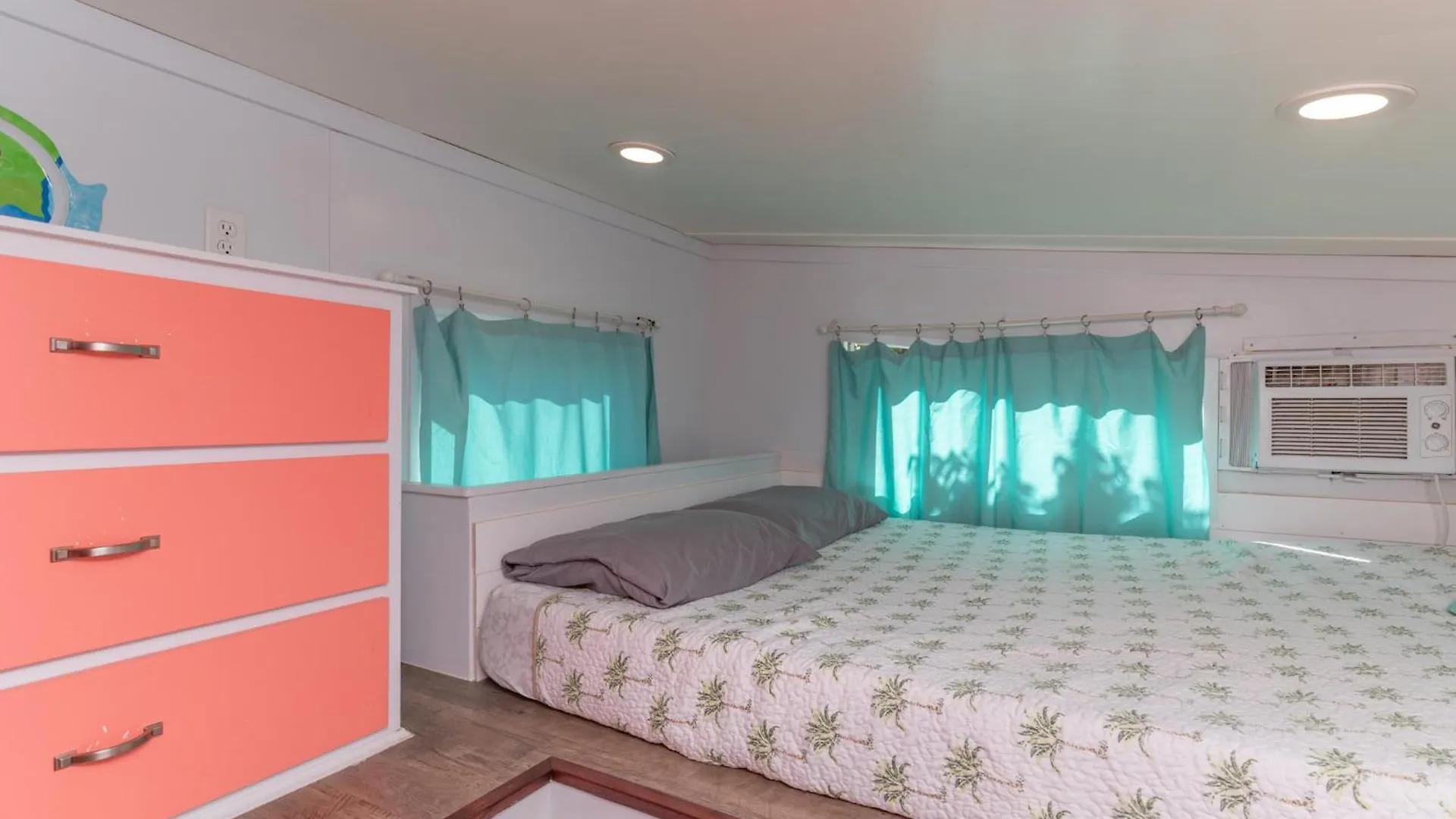 Tiny House - Pelican * Sarasota