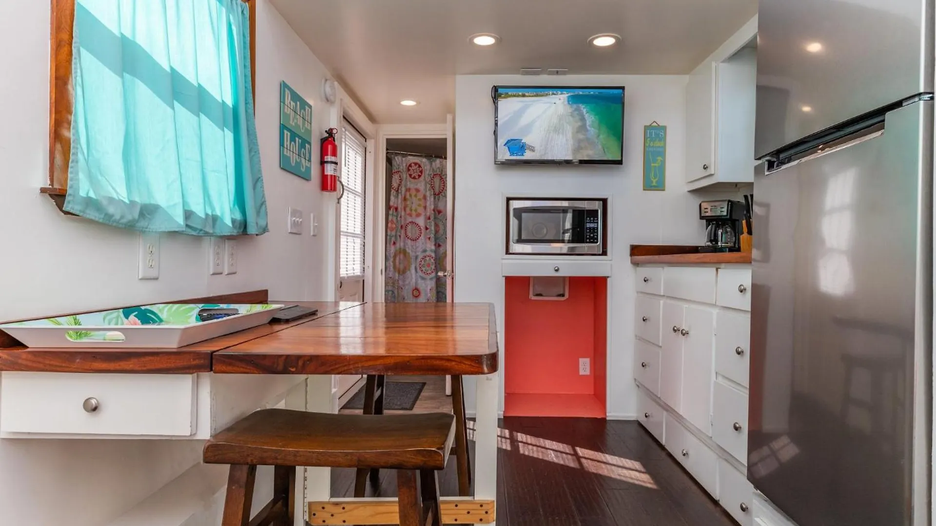 Tiny House - Pelican