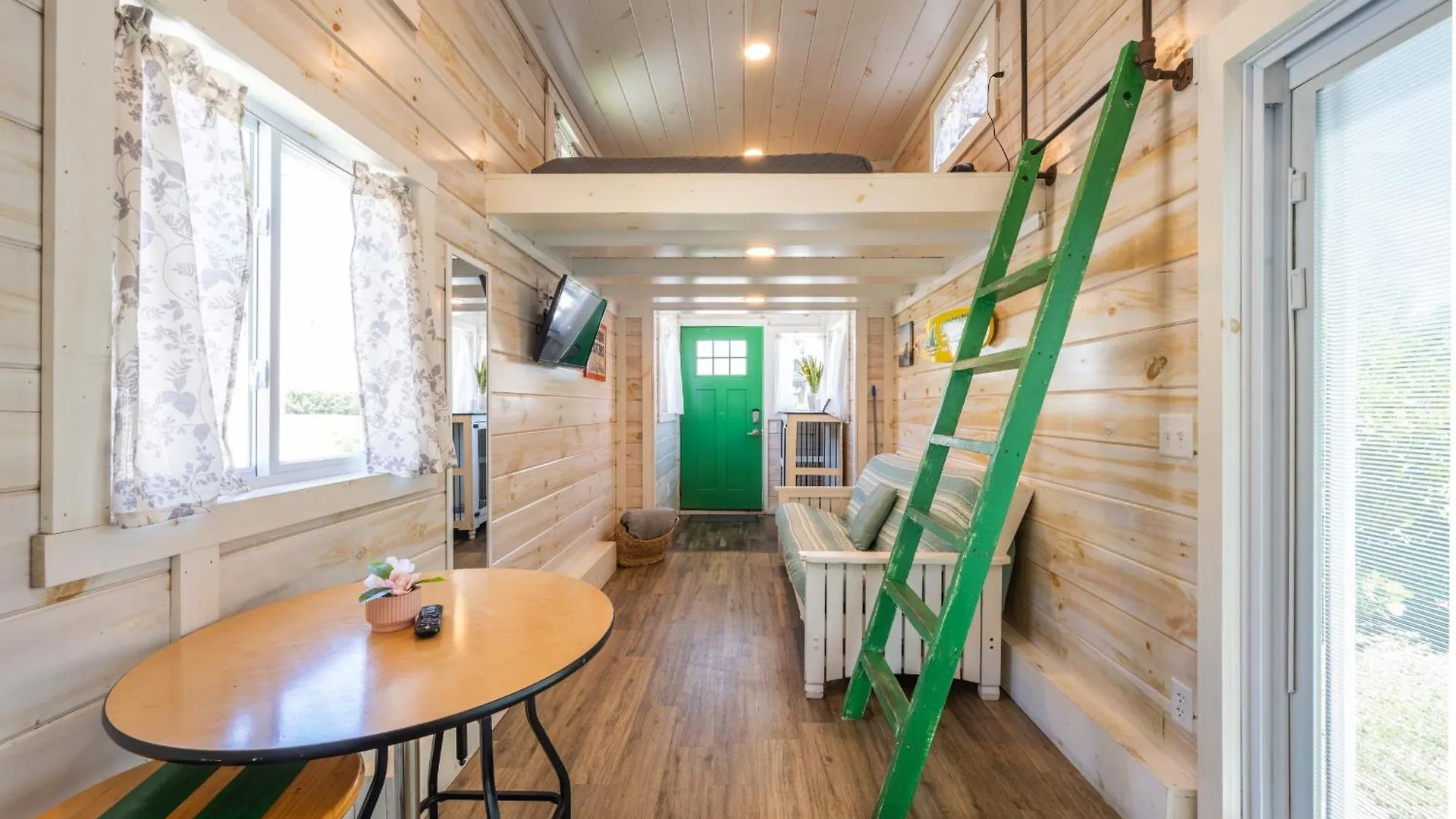 Tiny House - Lifeguard Stand Holiday home *