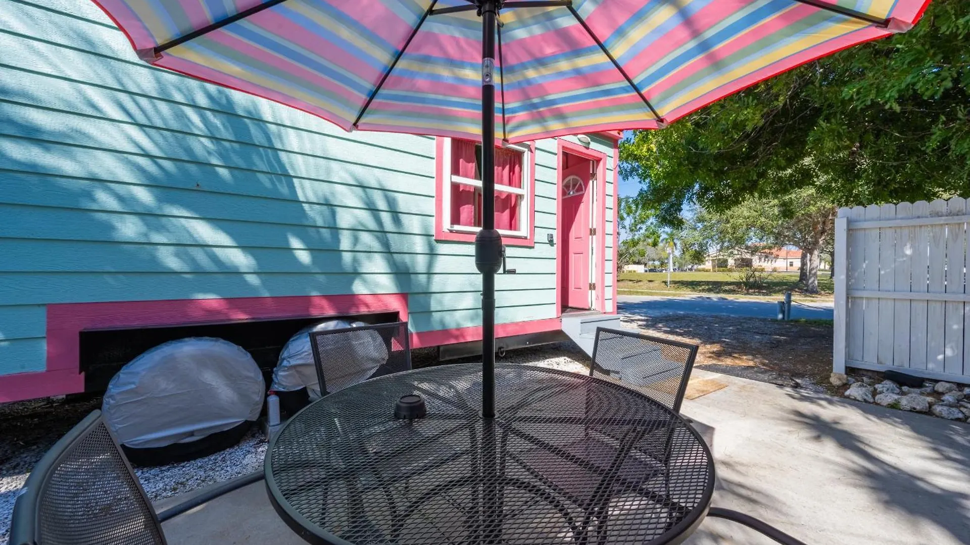 Tiny House - Flamingo *