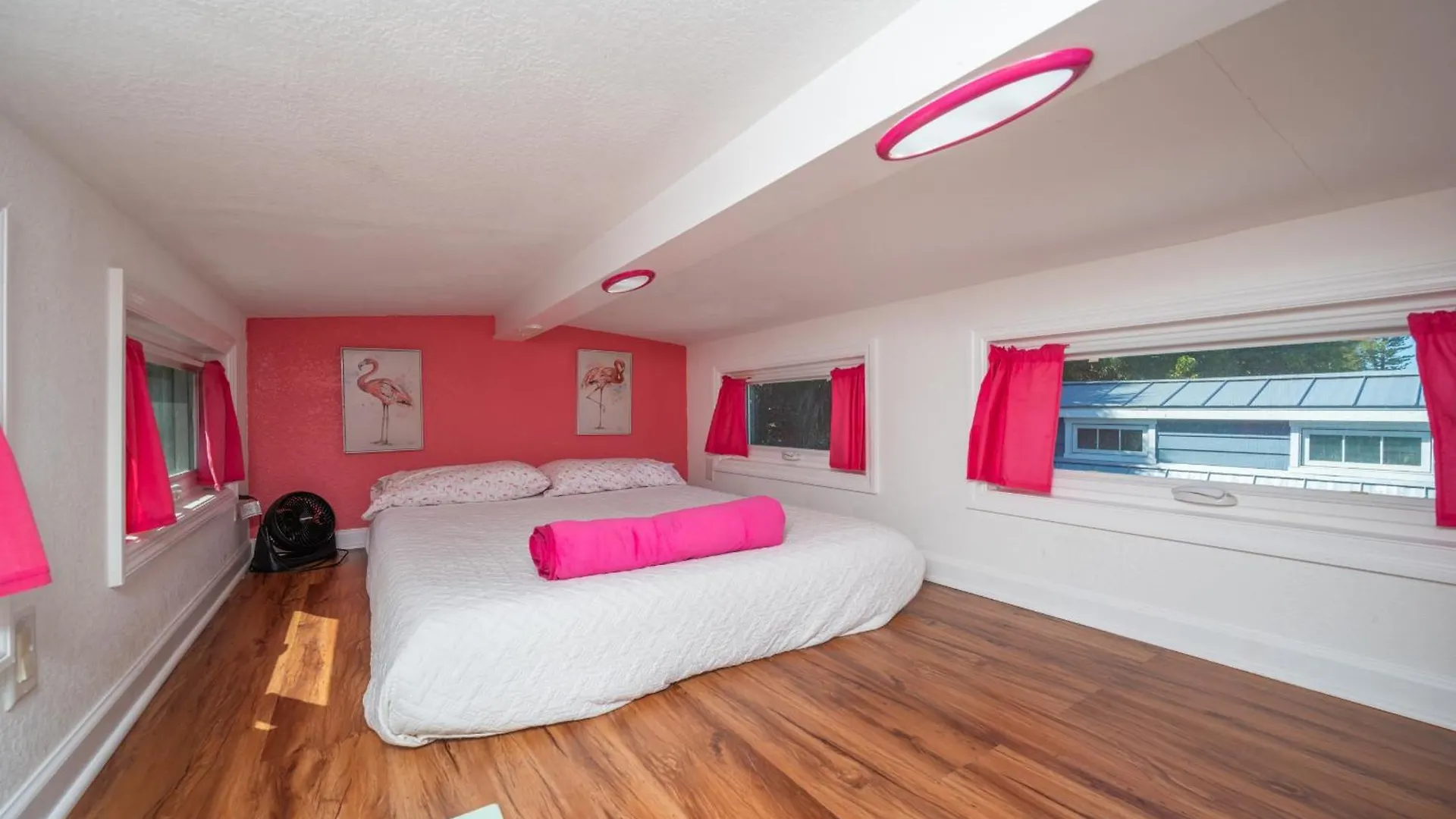 Tiny House - Flamingo *