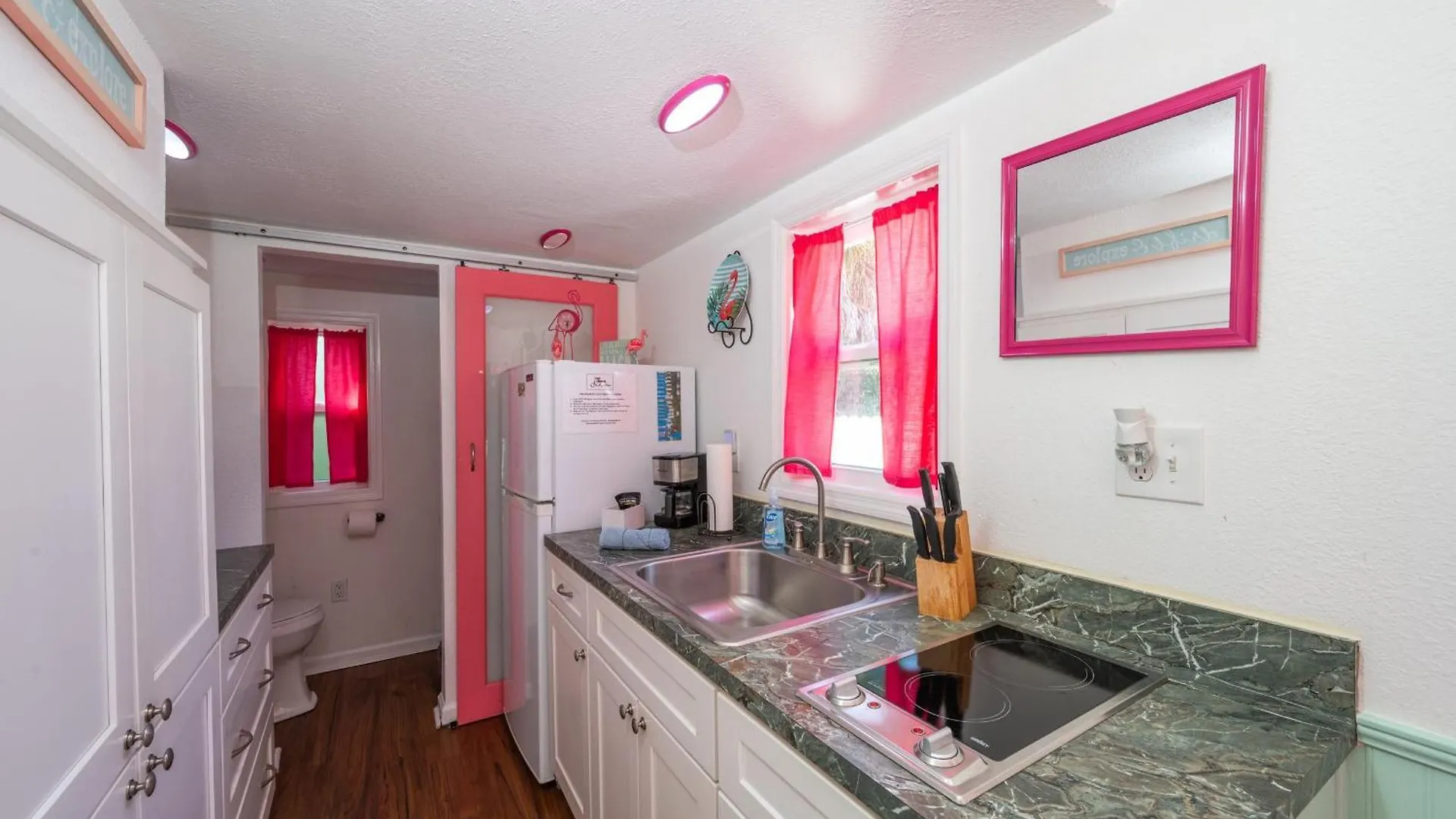 Tiny House - Flamingo * Sarasota