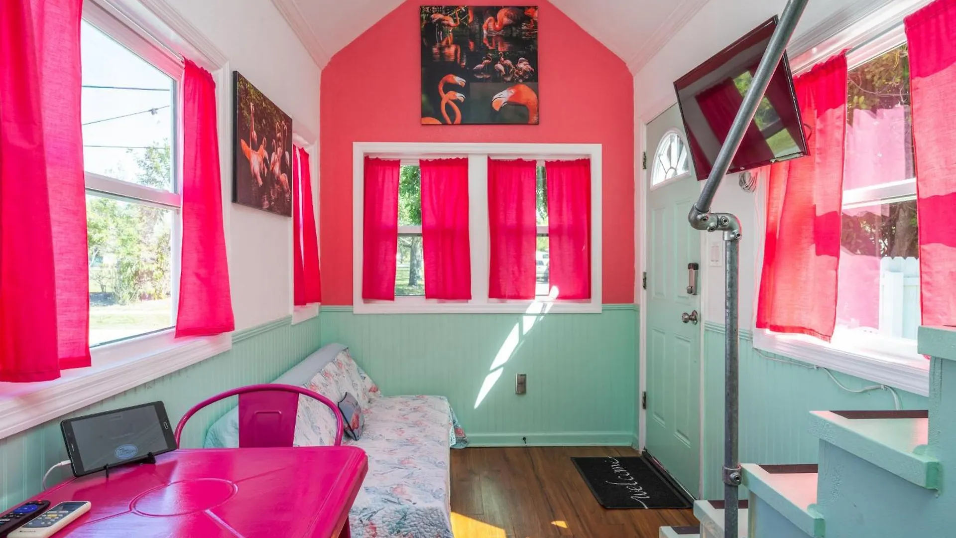 Tiny House - Flamingo Holiday home