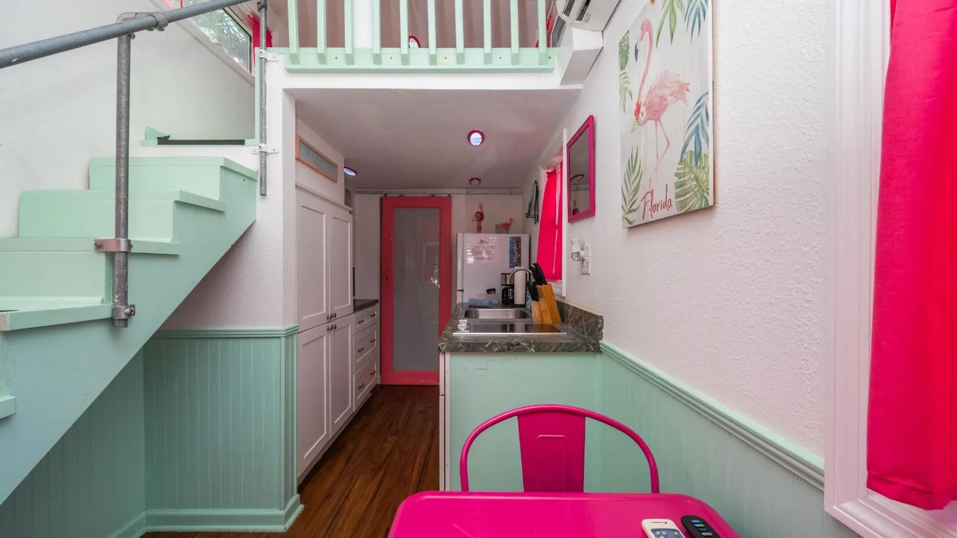 Tiny House - Flamingo *