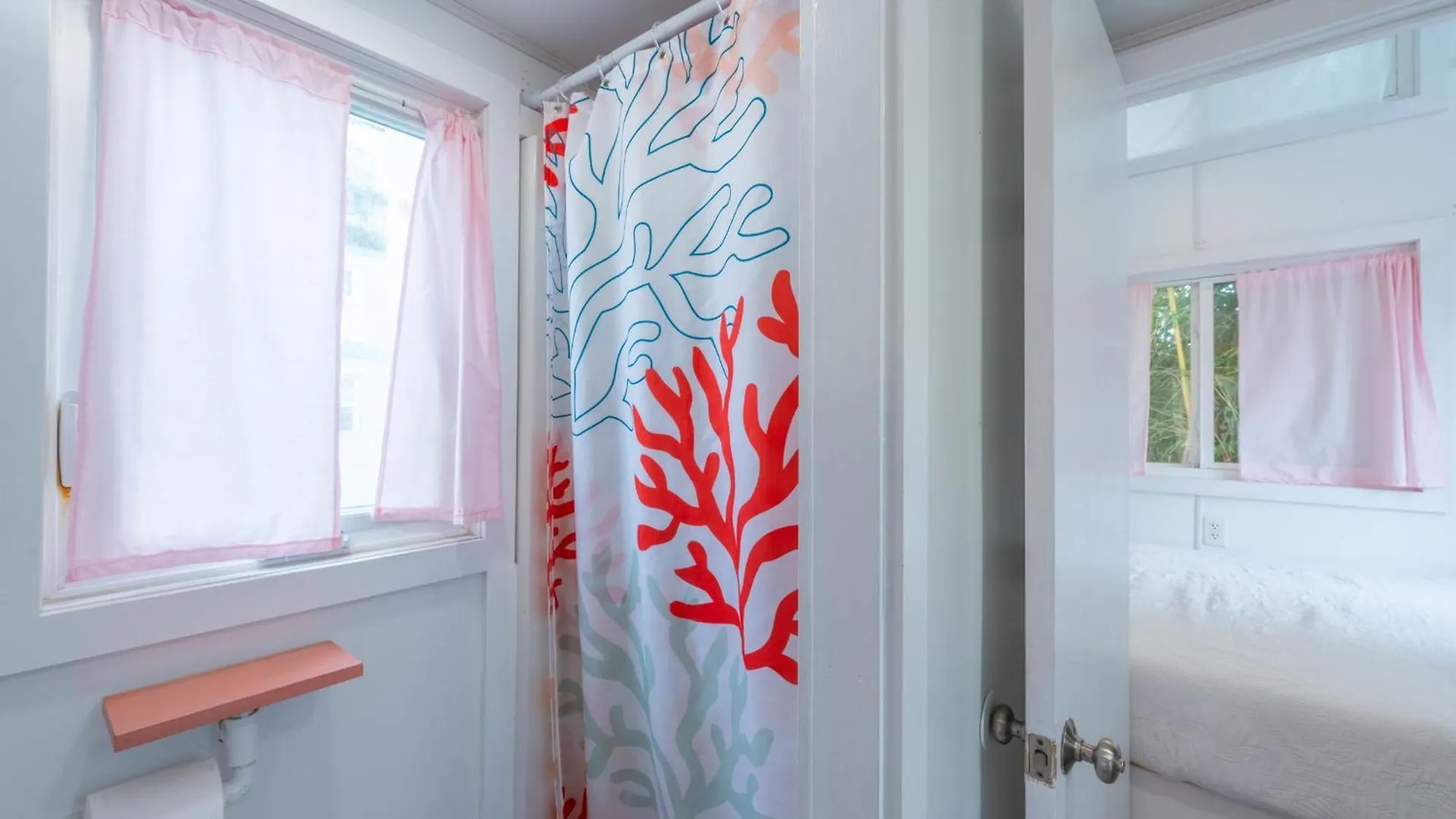 Tiny House - Coral Oasis *