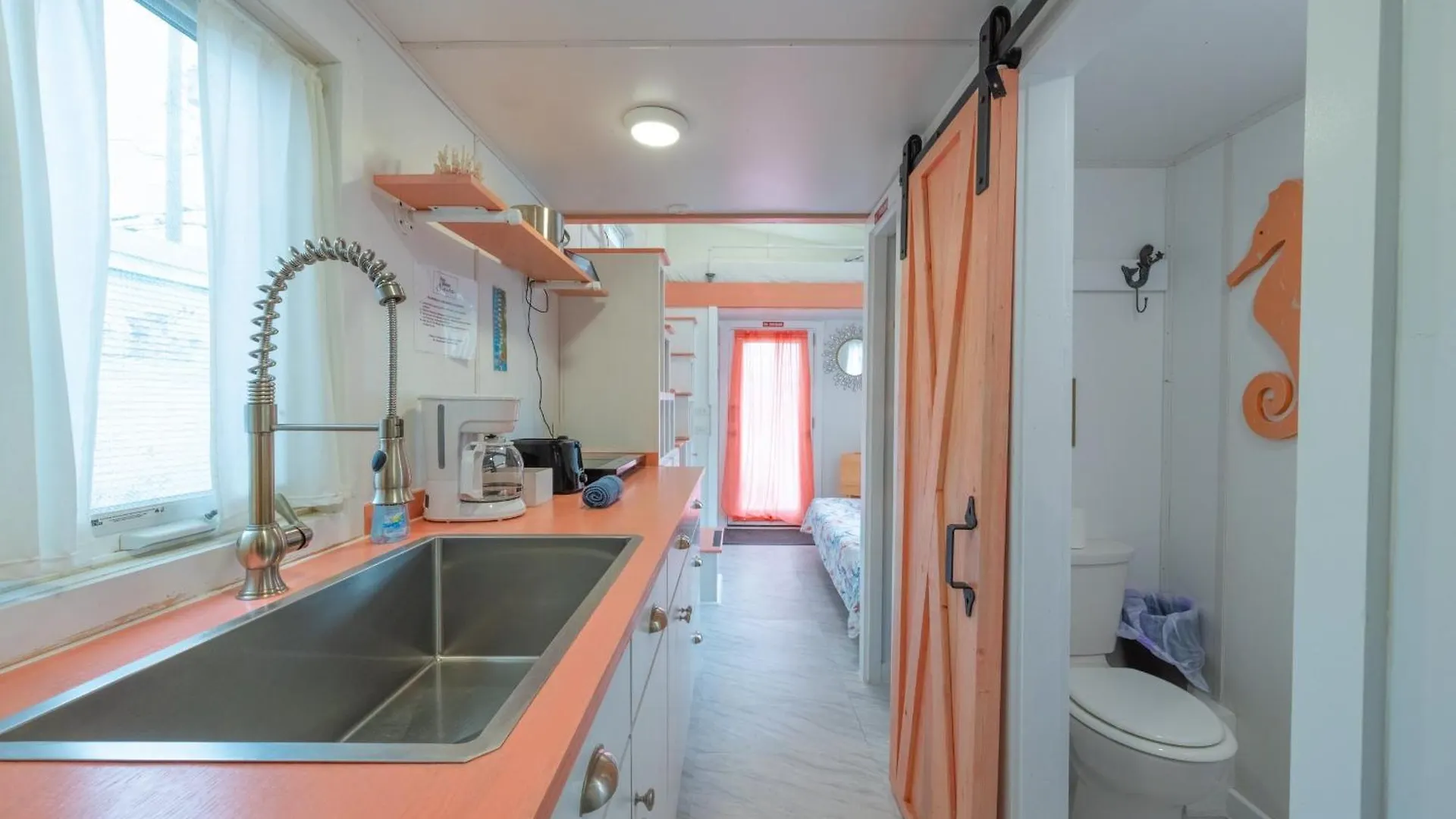 Tiny House - Coral Oasis Holiday home