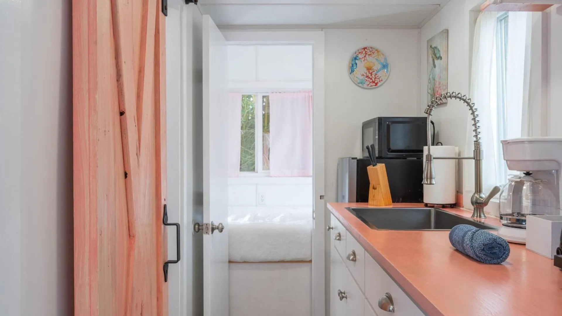 Tiny House - Coral Oasis Holiday home *