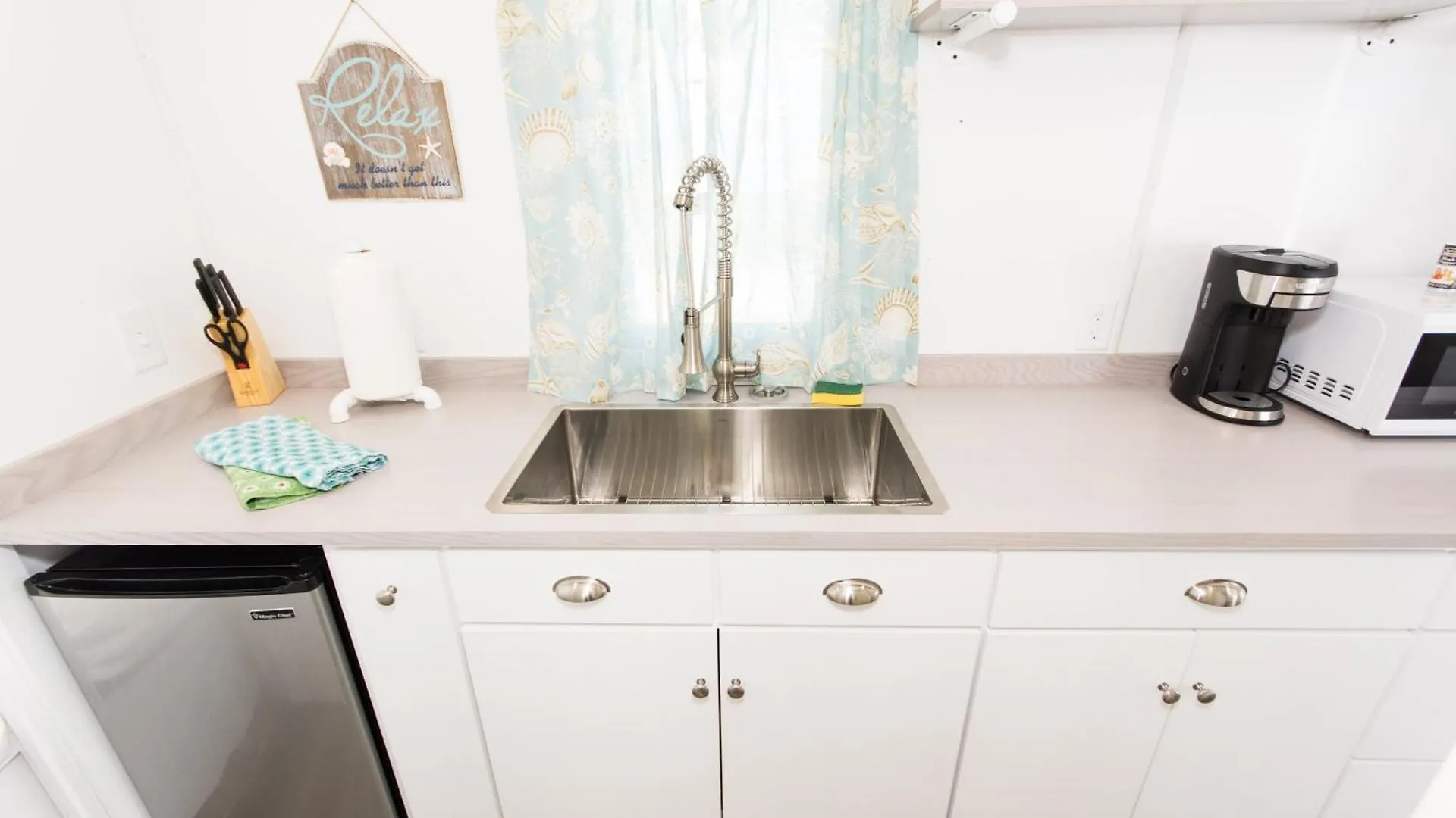 Tiny House - Aqua Oasis Holiday home *