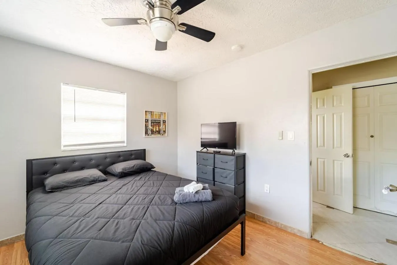 Serene Escape Cozy Close To Beaches Sarasota
