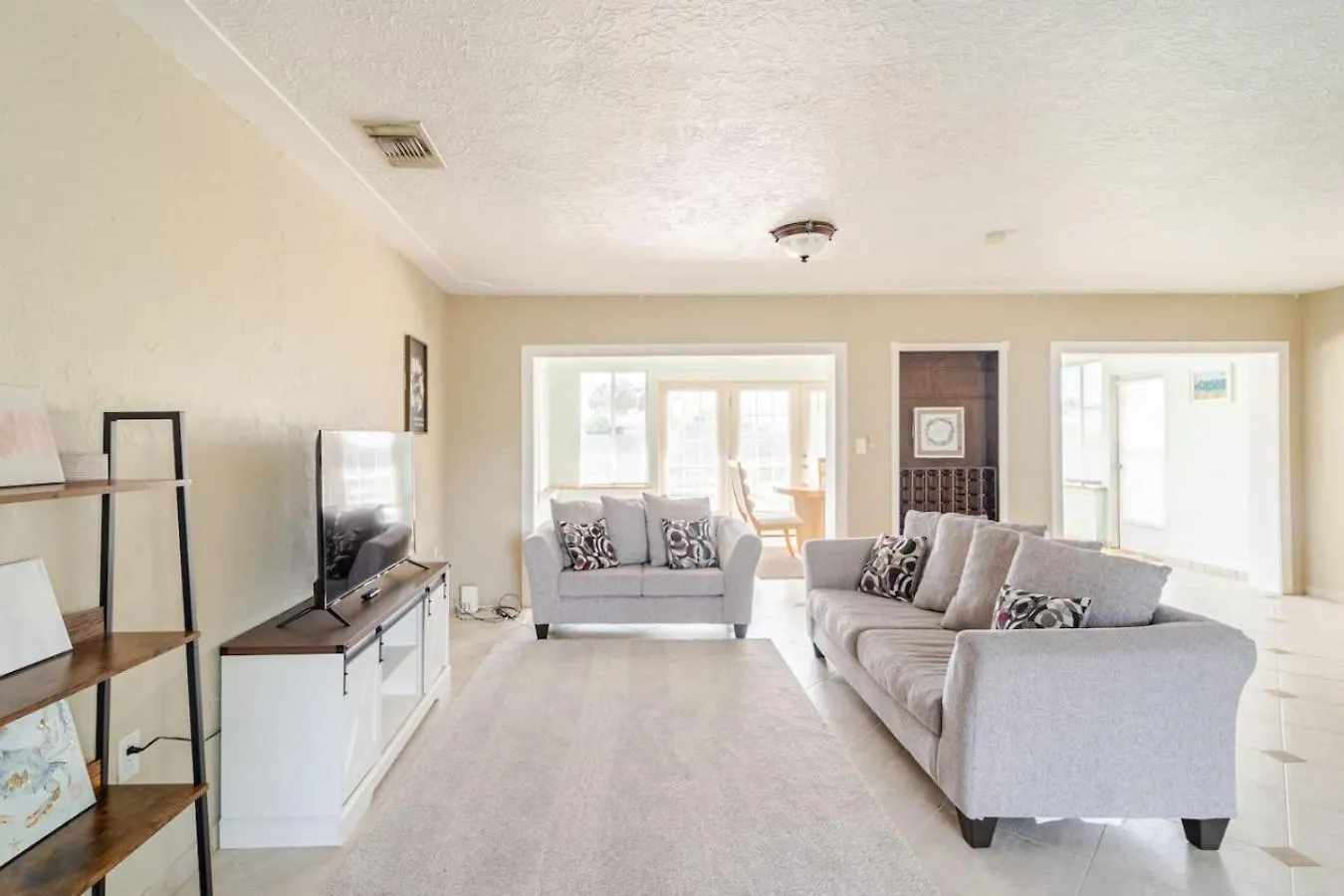 Holiday home Serene Escape Cozy Close To Beaches *