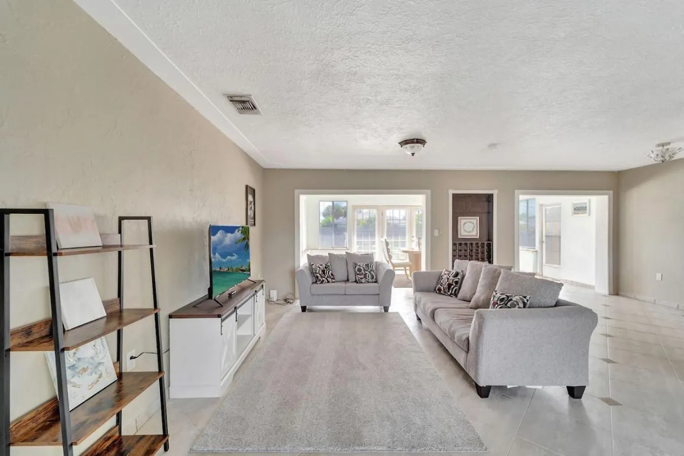 Cozy Private Rm Near Travelers Welcome J1a Shared Holiday home