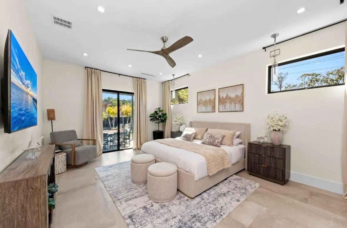 Coastal Luxe, Saltpool Spa, 5miles To Siesta Holiday home *
